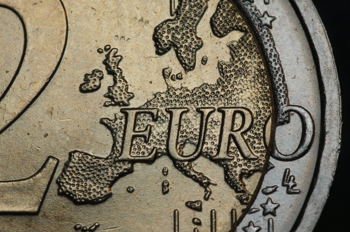 Waarom Nederlanders massaal buitenlands gaan sparen